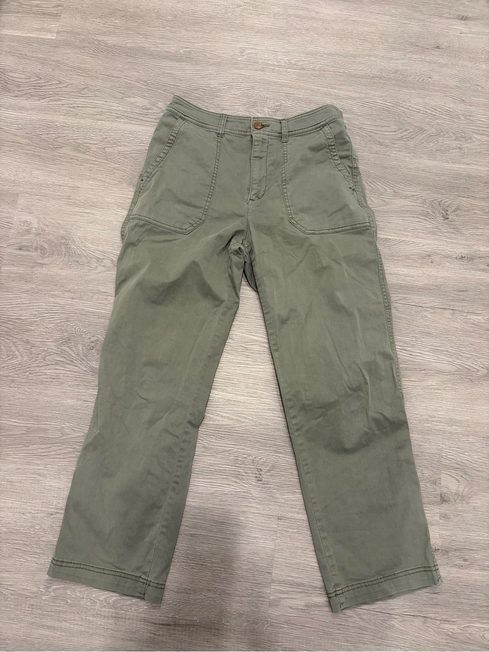 Women’s GAP Green Girlfriend Khaki’s